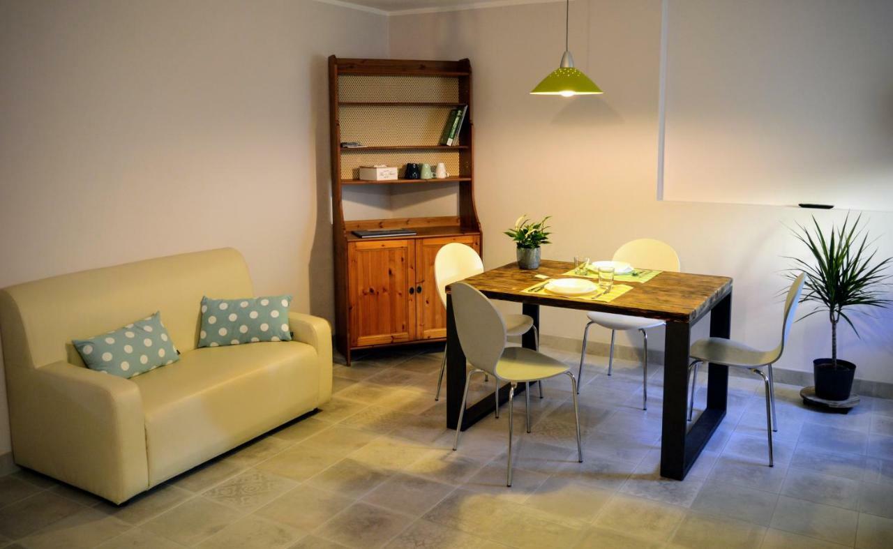 ヴェルバーニア Casina Dello Zioヴィラ エクステリア 写真